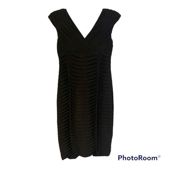 Adrianna Papell Black Overlapping Curved Pleated Dress Size 8 - Picture 1 of 10